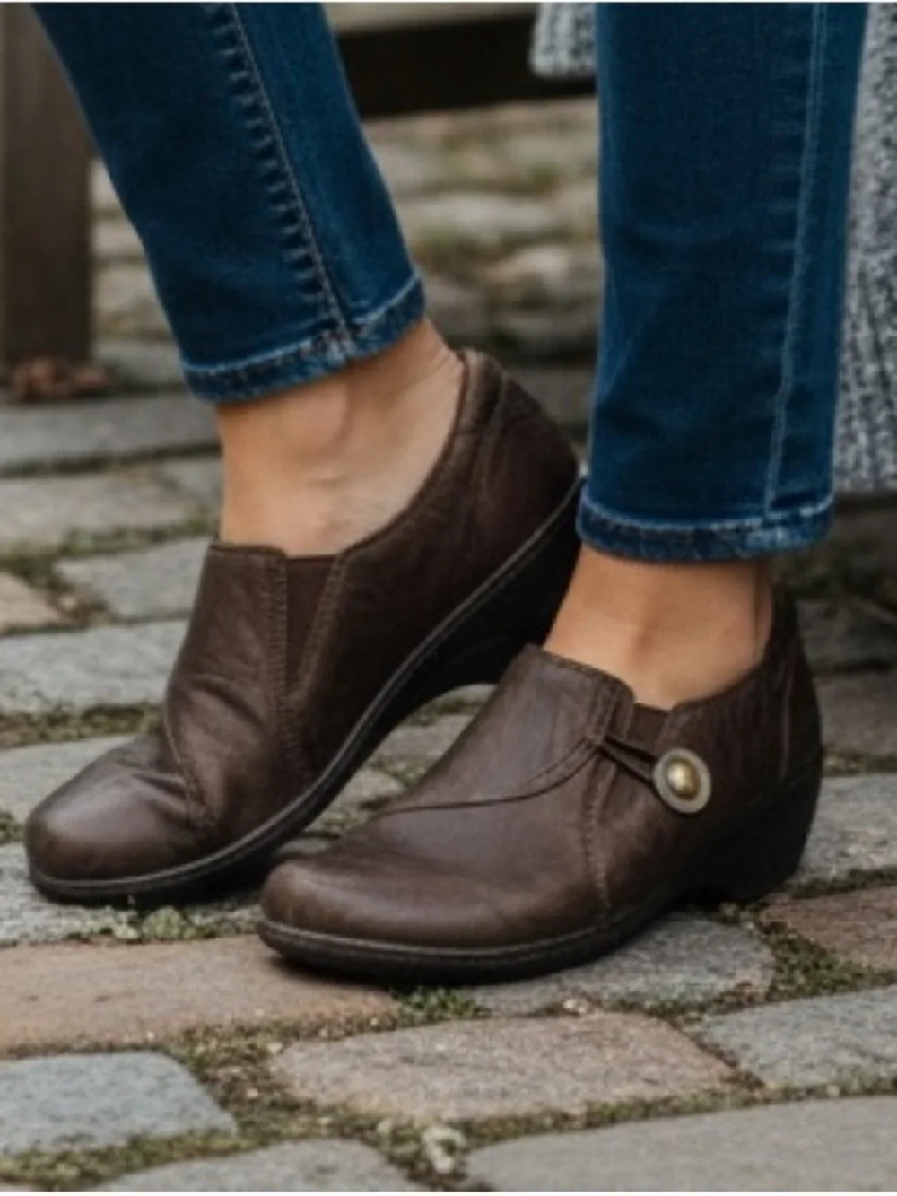 CLARKS CHELSEA LOAFER Size 9.5 Brown